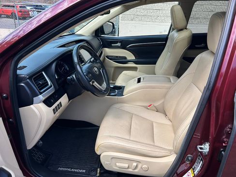 Used 2015 Toyota Highlander Limited AWD/4WD image 9