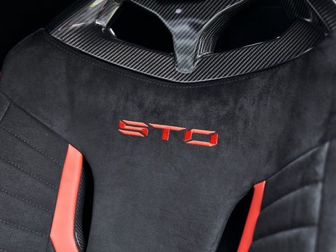 Used 2022 Lamborghini Huracan STO image 51