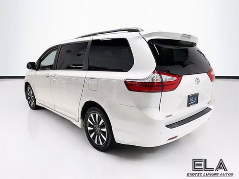 Used 2019 Toyota Sienna XLE w/ XLE Navigation Package AWD/4WD image 6