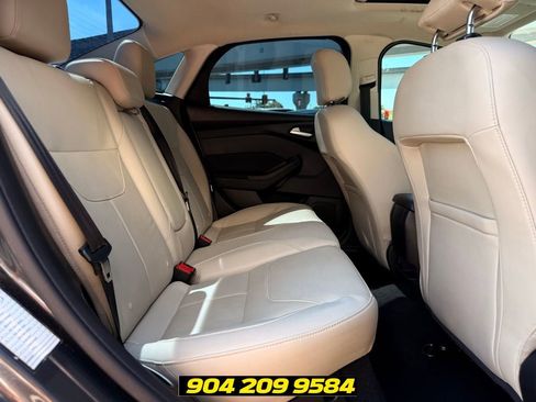 Used 2017 Ford Focus Titanium FWD image 32
