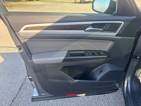 Used 2021 Volkswagen Atlas SE w/ Panoramic Sunroof Package image 22