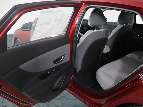 New 2025 Hyundai Elantra Limited FWD image 37