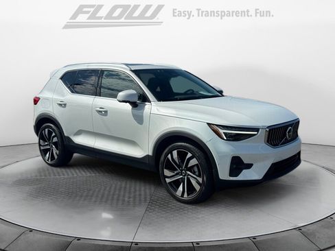 Certified 2023 Volvo XC40 B5 Ultimate w/ Climate Package AWD/4WD image 1