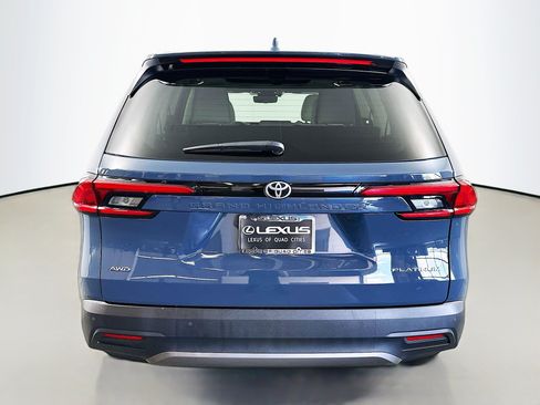 Used 2024 Toyota Grand Highlander AWD image 6