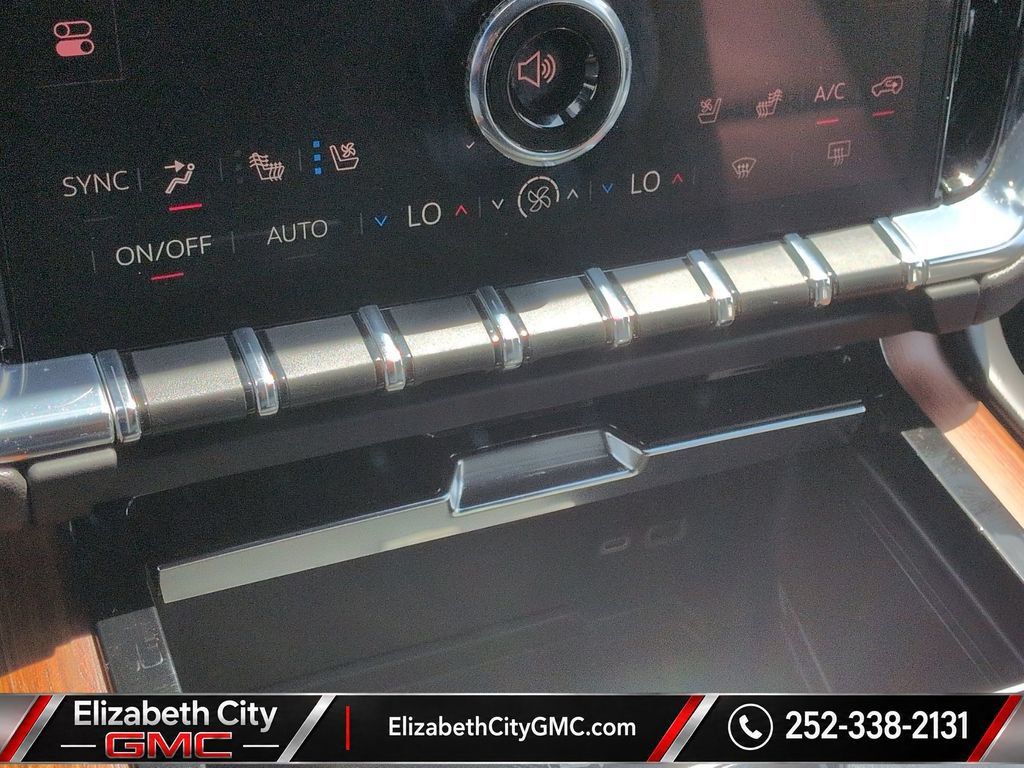 Used 2025 GMC Yukon Denali AWD/4WD image 14