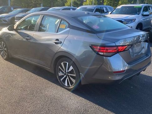 Used 2021 Nissan Sentra SV w/ SV Premium Package FWD image 3