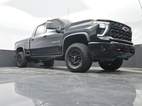 Used 2024 Chevrolet Silverado 2500 ZR2 image 33