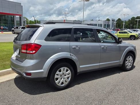 Used 2019 Dodge Journey SE w/ Premium Group FWD image 10