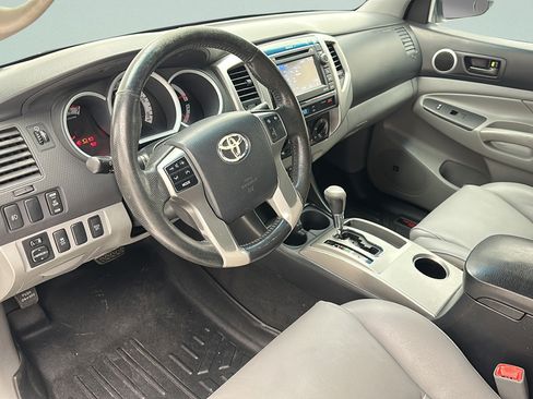 Used 2013 Toyota Tacoma 4x4 Double Cab w/ Limited Pkg image 16