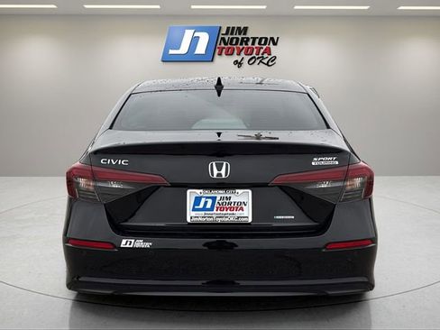 Used 2025 Honda Civic Sport image 6