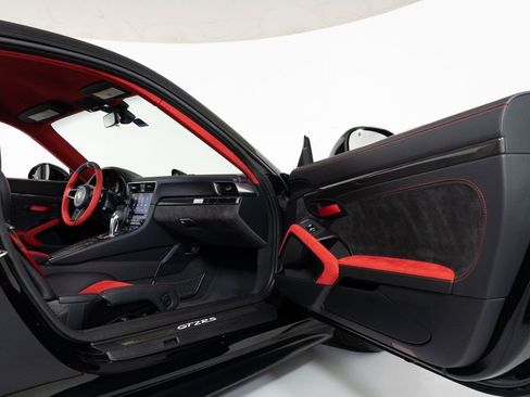 Used 2018 Porsche 911 GT2 RS image 30