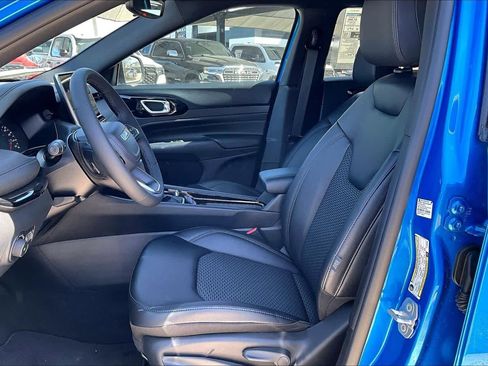 New 2026 Jeep Compass Latitude image 9