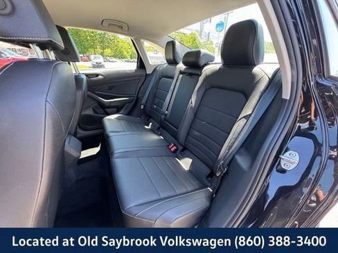 Used 2024 Volkswagen Jetta SE FWD image 11