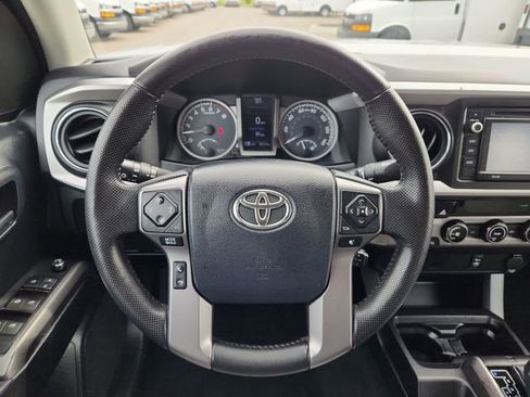 Used 2016 Toyota Tacoma SR5 w/ SR5 Appearance Package (SN) AWD/4WD image 33
