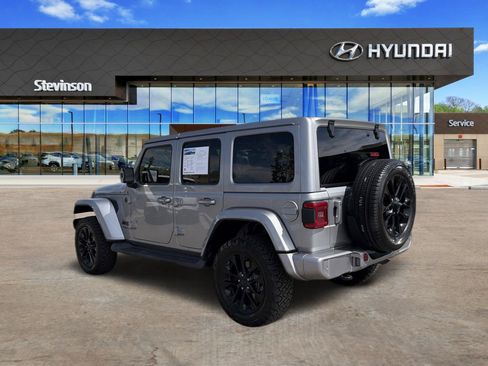 Used 2021 Jeep Wrangler Unlimited Sahara AWD/4WD image 6