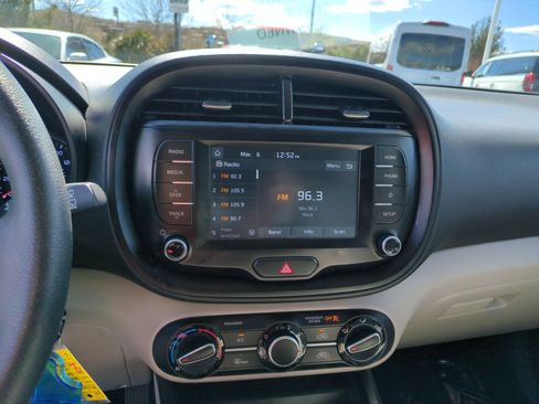 Used 2021 Kia Soul LX image 23