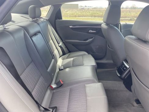 Used 2018 Chevrolet Impala LT image 17