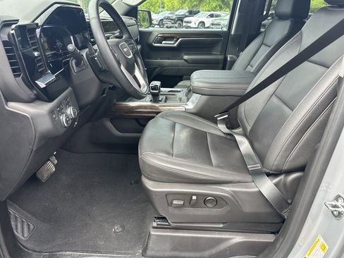 Used 2024 GMC Sierra 1500 Elevation w/ Elevation Premium Package AWD/4WD image 9