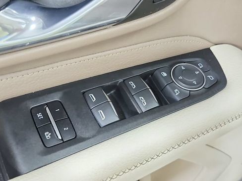 Used 2023 GMC Yukon Denali AWD/4WD image 41