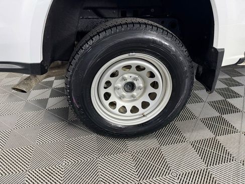 Used 2024 Chevrolet Colorado W/T w/ WT Convenience Package II image 31