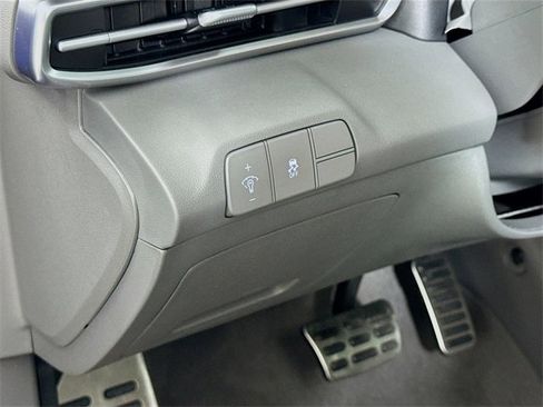Used 2025 Hyundai Elantra Sport image 19