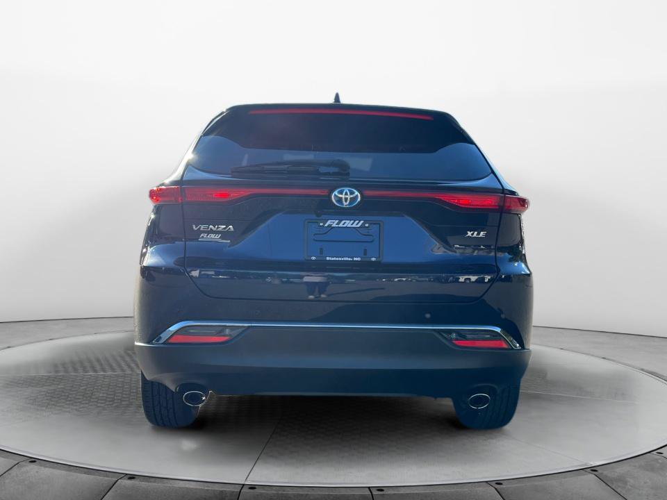 Used 2024 Toyota Venza XLE AWD/4WD image 6