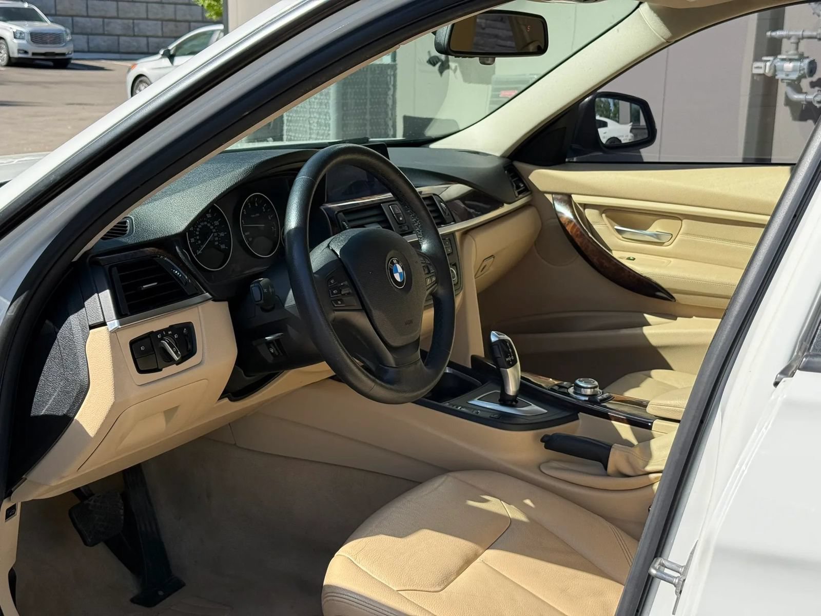 Used 2014 BMW 328i xDrive Wagon AWD/4WD image 9