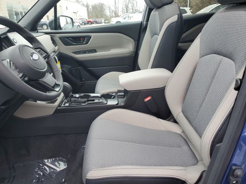 Used 2026 Subaru Forester Premium AWD/4WD image 11