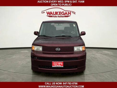 Used 2006 Scion xB FWD image 2