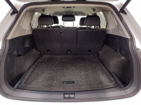 Certified 2024 Volkswagen Tiguan SE image 18