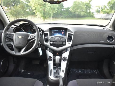 Used 2015 Chevrolet Cruze LT w/ Sun And Sound Package FWD image 18