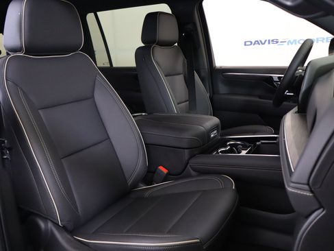 New 2025 Chevrolet Suburban Premier image 20