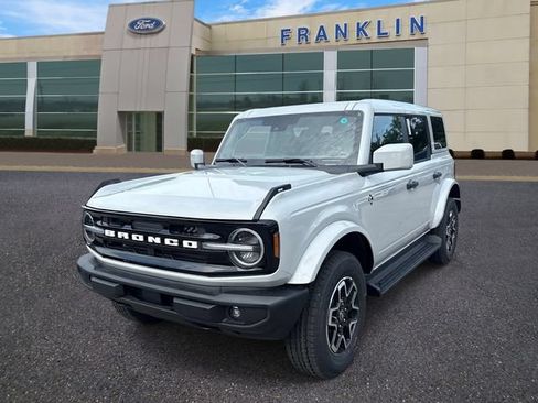 New 2026 Ford Bronco Outer Banks AWD/4WD image 3