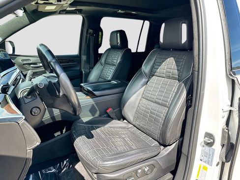 Used 2021 Cadillac Escalade ESV Sport Platinum AWD/4WD image 16