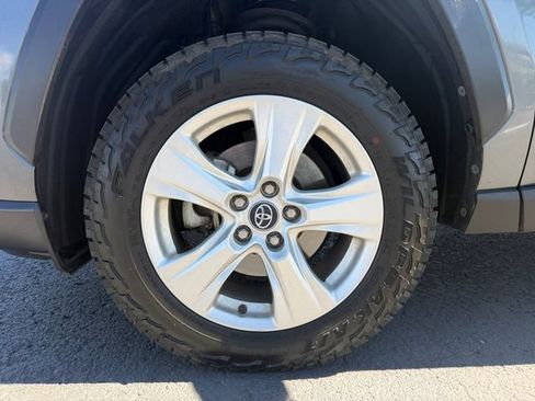 Used 2020 Toyota RAV4 XLE AWD/4WD image 25