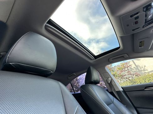 Used 2016 Lexus ES 300h image 14