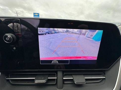 Used 2024 Chevrolet Trax LS w/ LS Convenience Package image 18