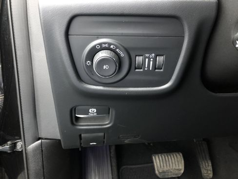 Certified 2024 Jeep Grand Cherokee L Summit image 20