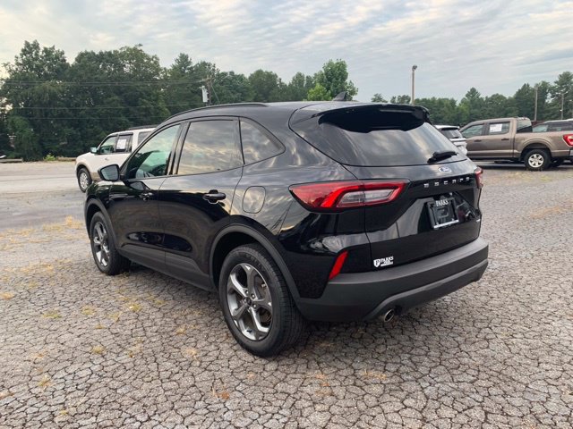 Used 2025 Ford Escape ST-Line Select AWD/4WD image 5