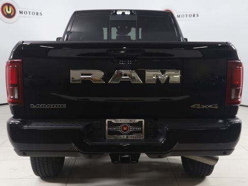 Used 2025 RAM 2500 Laramie AWD/4WD image 43