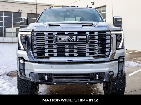 Used 2024 GMC Sierra 2500 Denali Ultimate image 4