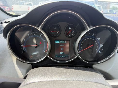 Used 2015 Chevrolet Cruze LS FWD image 18