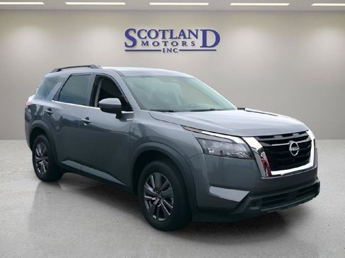 Used 2025 Nissan Pathfinder SV AWD/4WD image 4