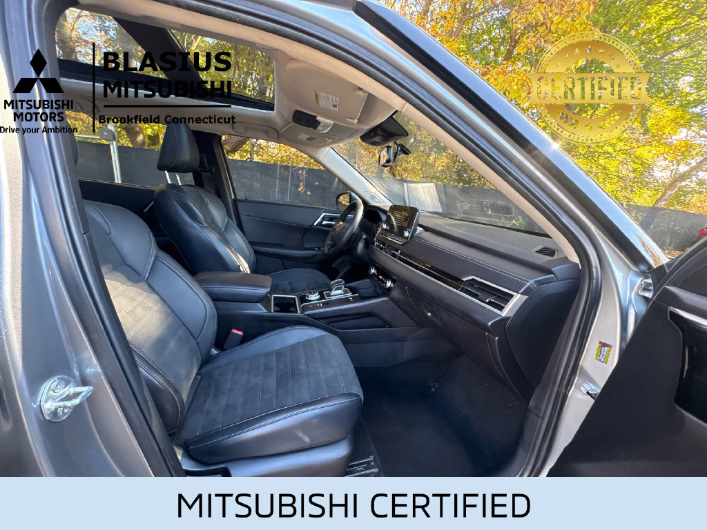 Used 2023 Mitsubishi Outlander 4WD Plug-In Hybrid image 34