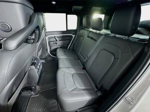 New 2026 Land Rover Defender 110 X-Dynamic SE AWD/4WD image 24