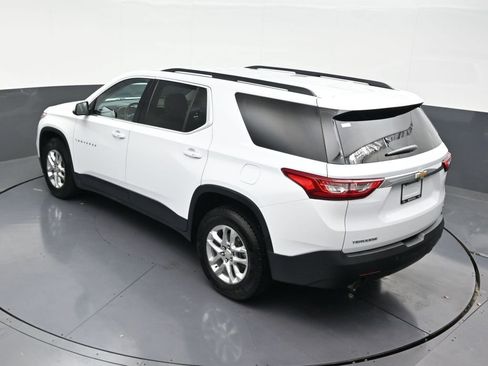 Used 2021 Chevrolet Traverse LT FWD image 19