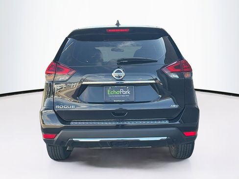 Used 2018 Nissan Rogue S image 7