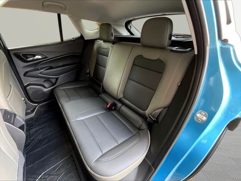 Used 2025 Chevrolet Trax ACTIV FWD image 21