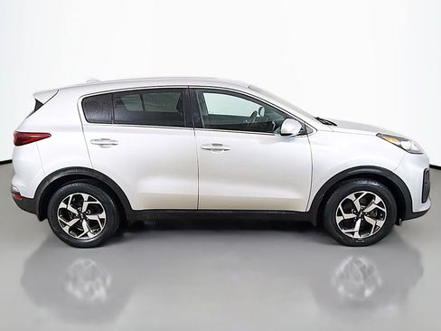 Used 2020 Kia Sportage LX image 11