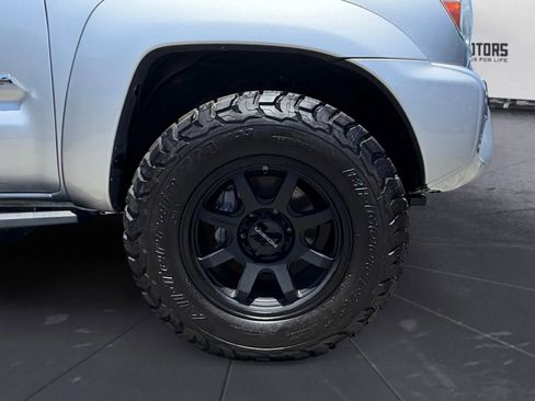 Used 2012 Toyota Tacoma 4x4 Double Cab w/ TRD Sport Pkg image 25